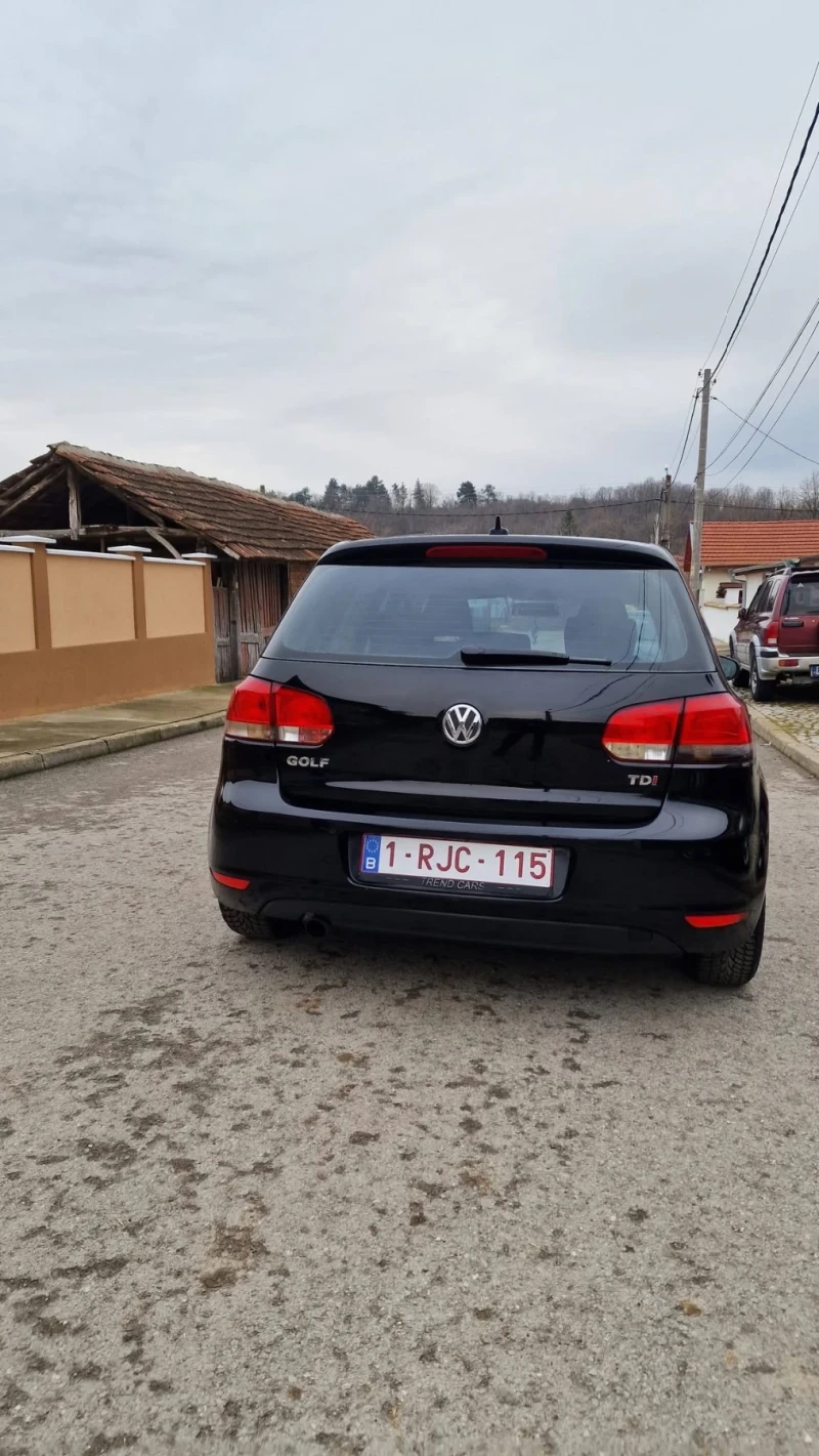 VW Golf 1.6 TDI 105кс Клима, снимка 13 - Автомобили и джипове - 53275255