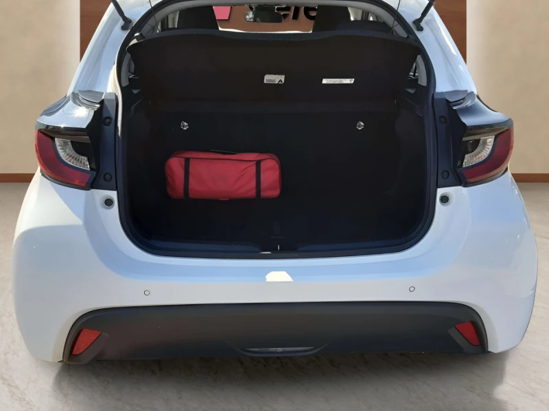 Toyota Yaris 1.5 VVT, снимка 12 - Автомобили и джипове - 53427413