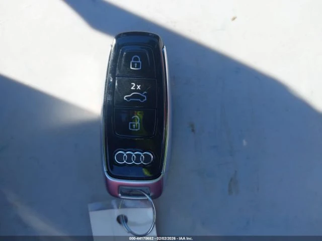 Audi A6 PREMIUM PLUS* DIGITAL* ОБДУХ* KEYLESS* BLIND SPOT, снимка 11 - Автомобили и джипове - 53647882