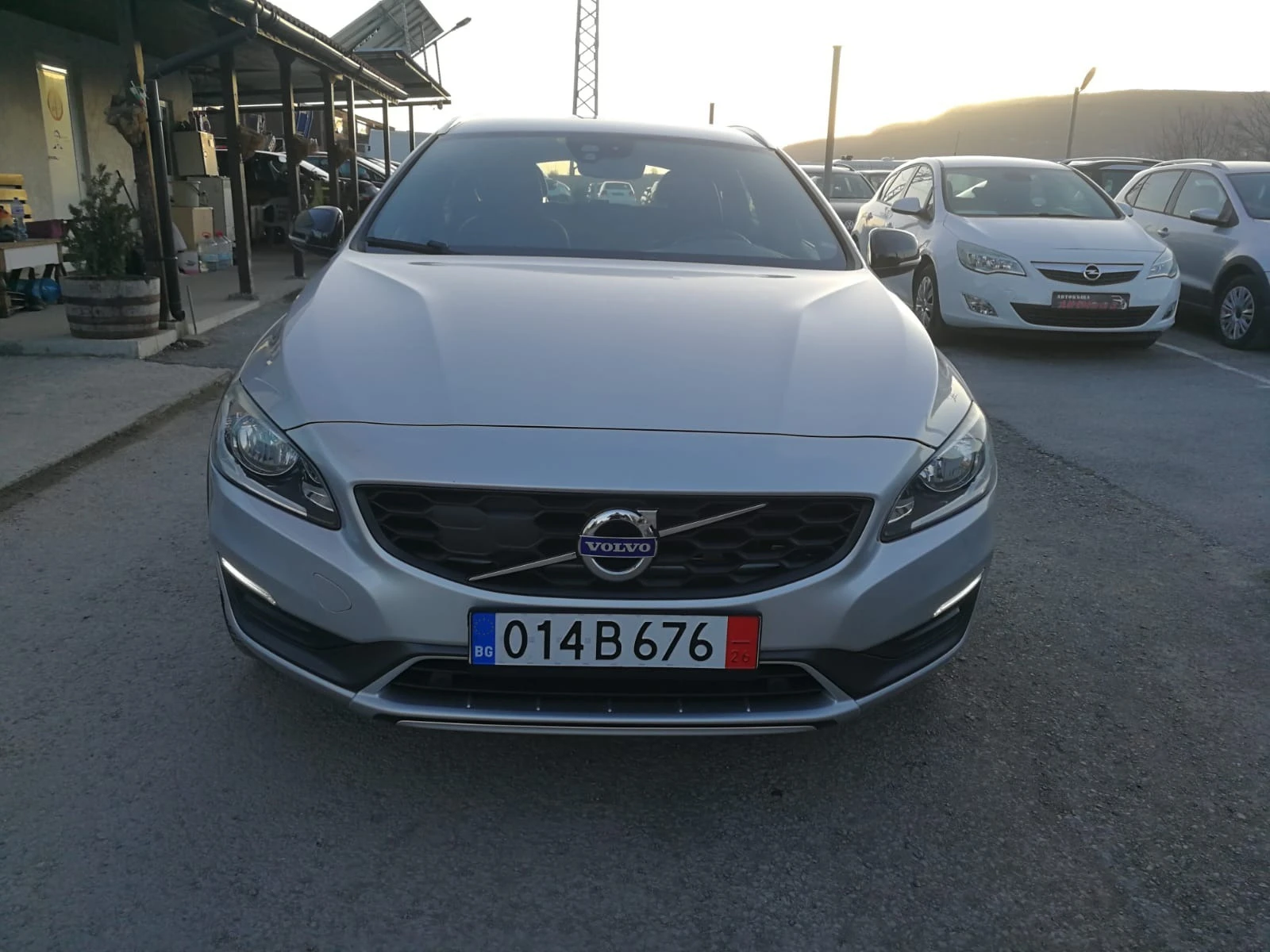 Volvo V60 Cross Country 2.4 D5 4x4 - изображение 2