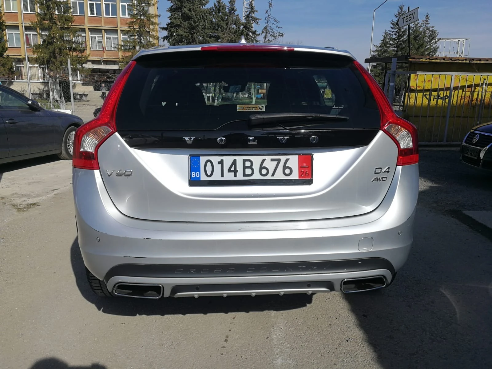 Volvo V60 Cross Country 2.4 D5 4x4 - изображение 6