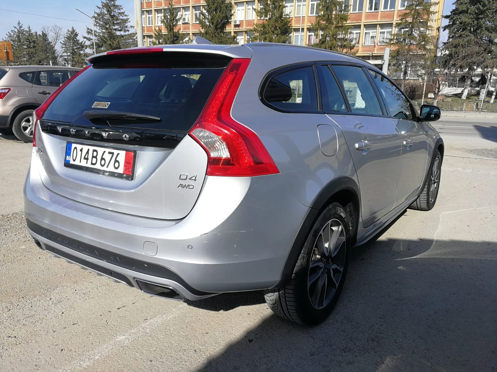 Volvo V60 Cross Country 2.4 D5 4x4 - изображение 4