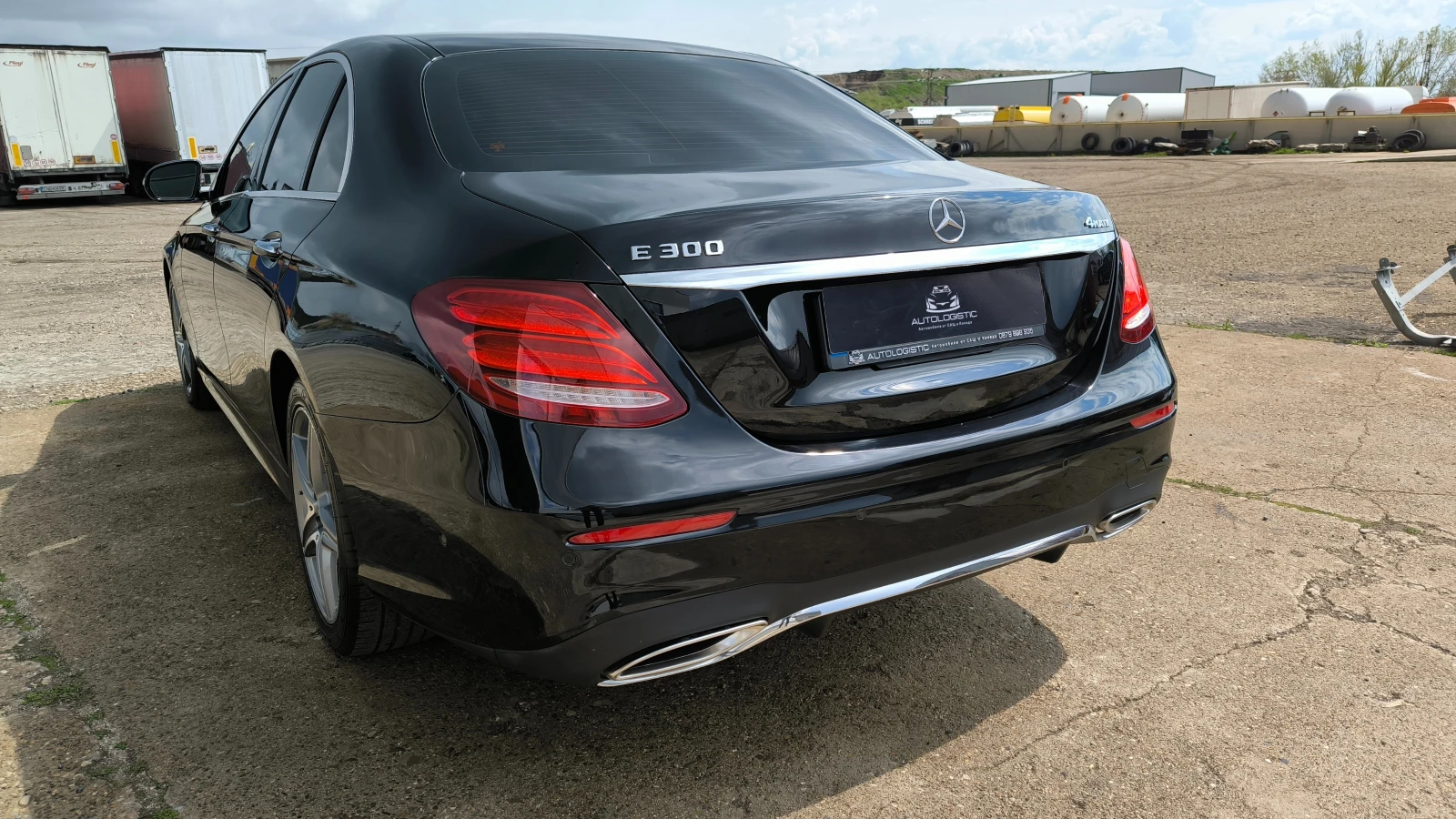 Mercedes-Benz E 300 AMG* LINE* Дистроник* 4-matic* Подрев-Обдухване - изображение 6