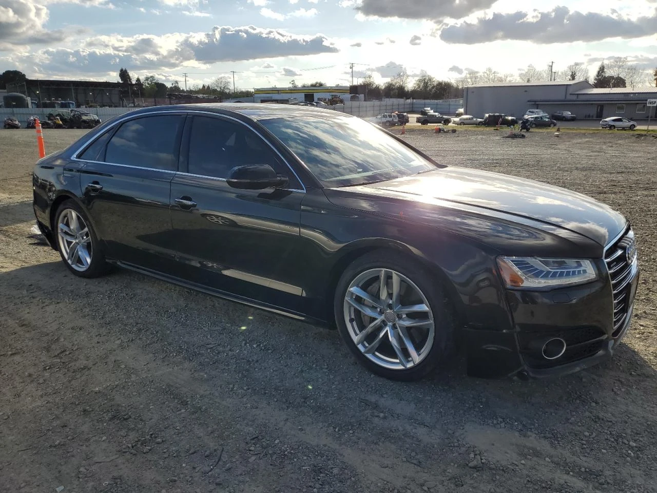 Audi A8 L QUATTRO 4.0T SPORT* MATRIX* HEAD UP* МАСАЖ* КАМ - изображение 3