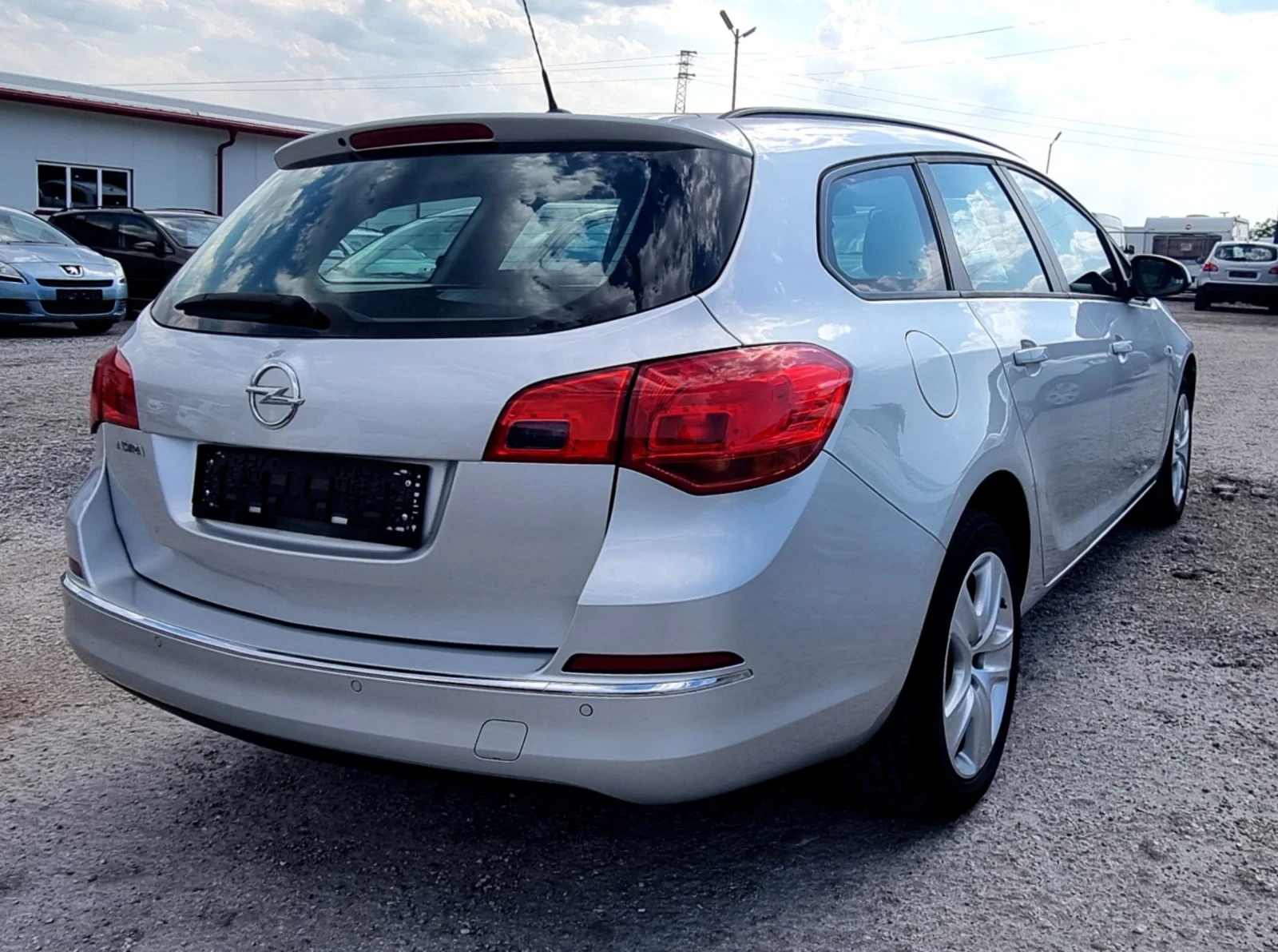 Opel Astra 1.4Т 120к.с. - изображение 4