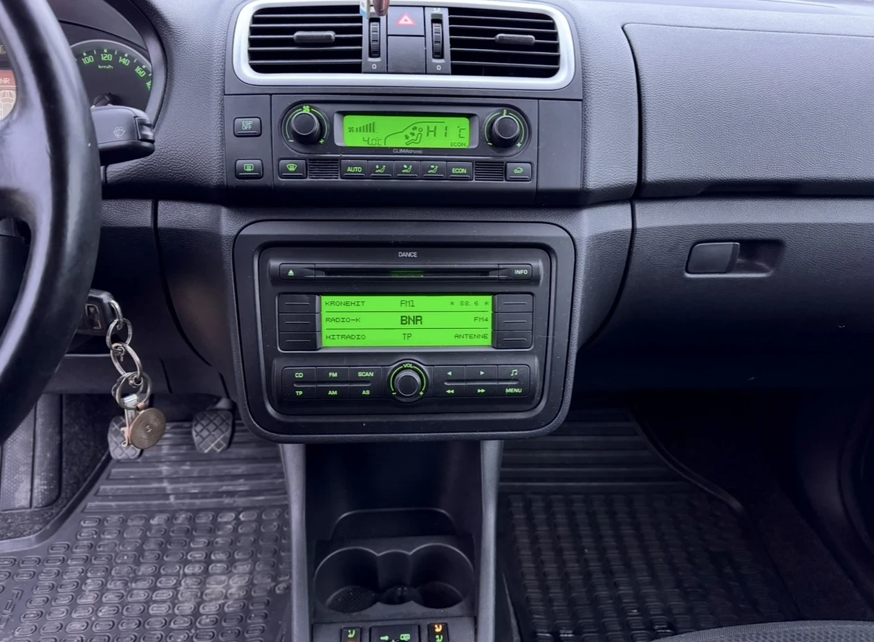Skoda Fabia 1.4i - изображение 8