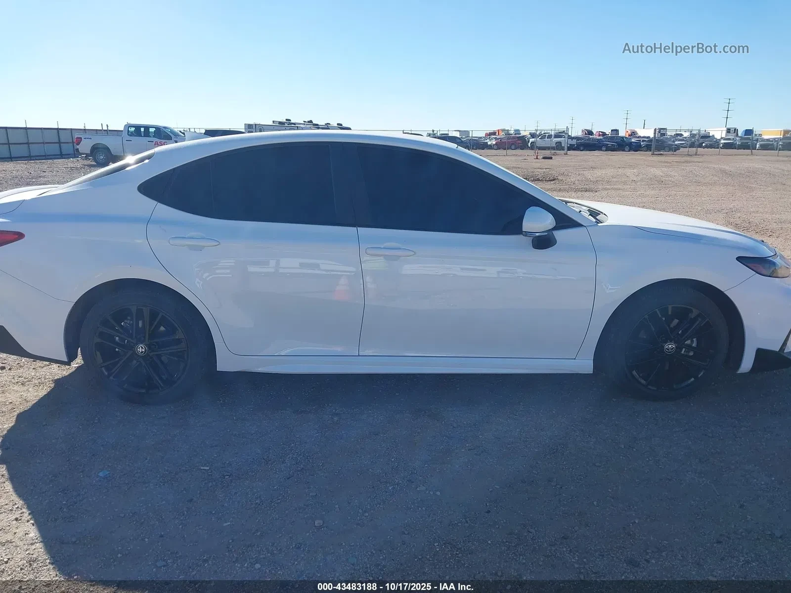 Toyota Camry Luxury* Hybrid* 4WD * НОВА* Крайна цена до БГ - изображение 8