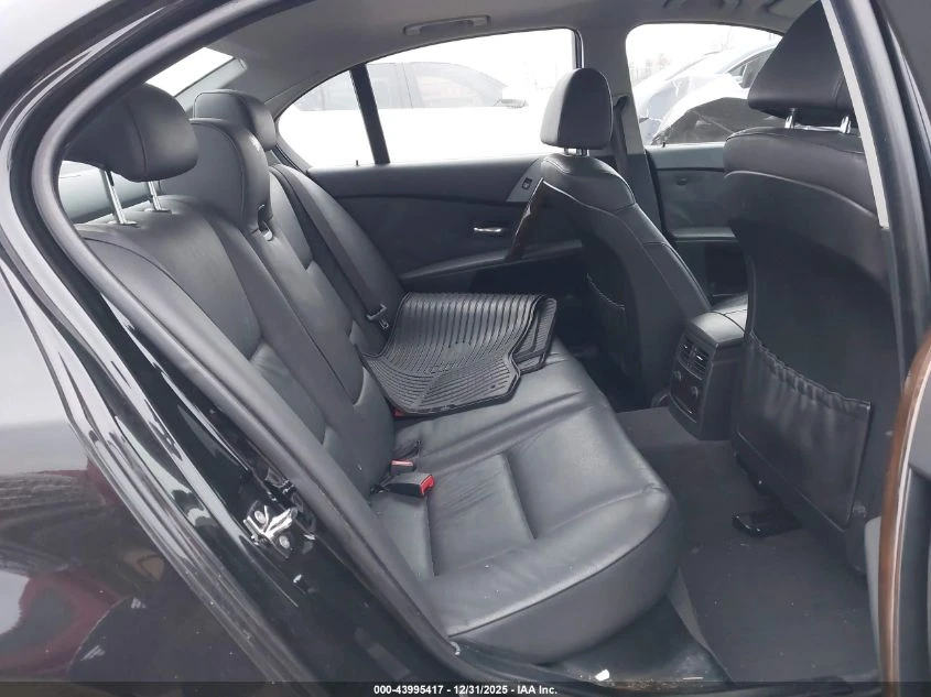 BMW 525 3.0L I-6 DOHC, VVT, 215HP All Wheel Drive | Mobile.bg � ����������� 13