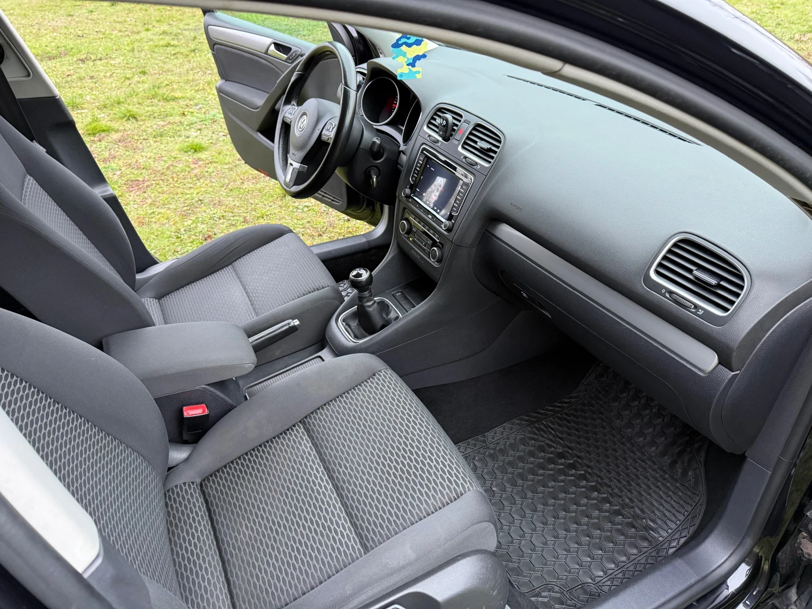 VW Golf 1.6 TDI 105кс Клима - изображение 7