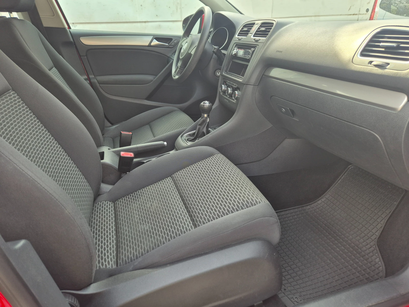 VW Golf 1.4/117хил/80кс, снимка 8 - Автомобили и джипове - 54193063