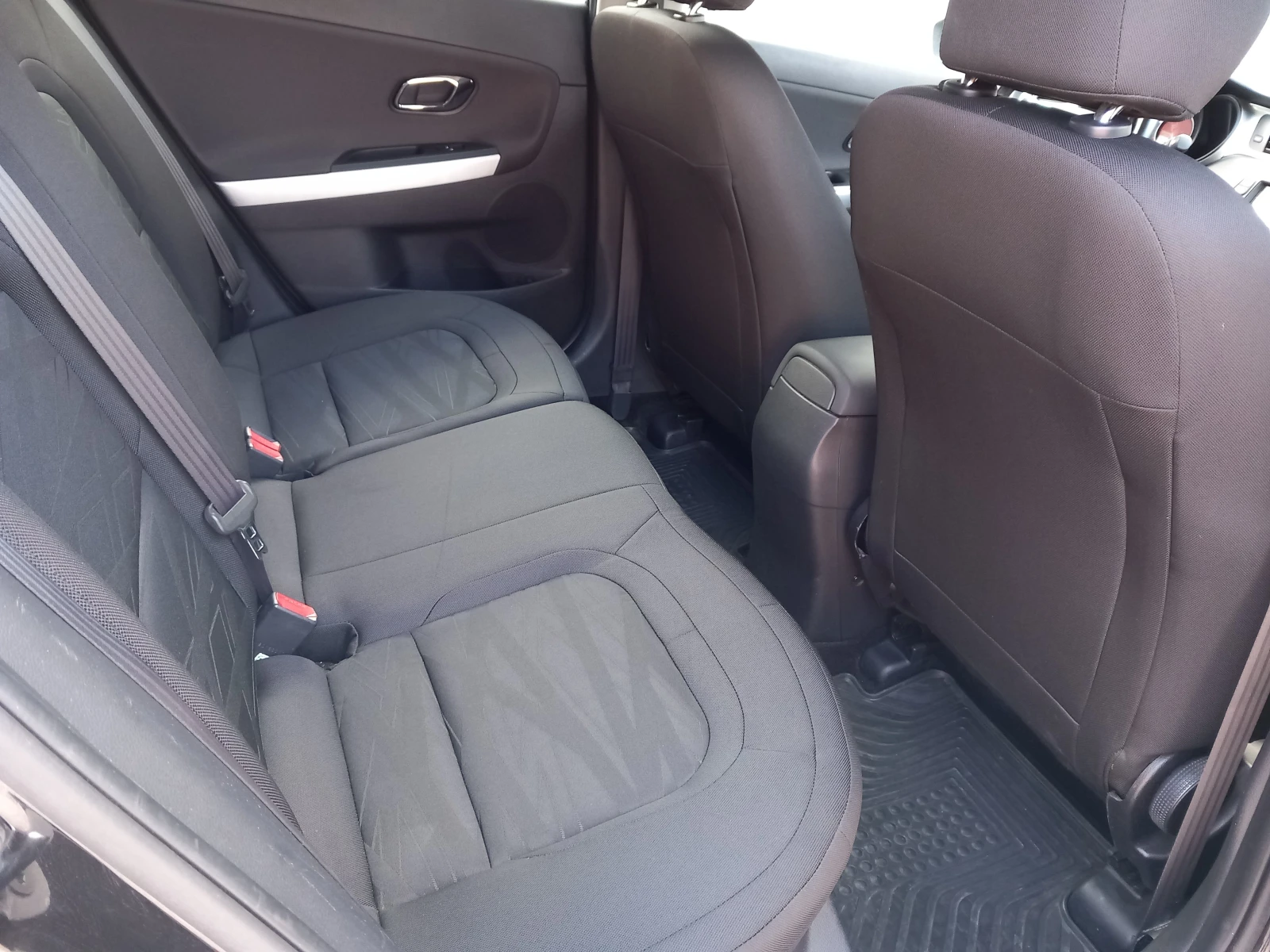 Kia Ceed 1.6 CRDI NAVI 6ск, снимка 11 - Автомобили и джипове - 54239604