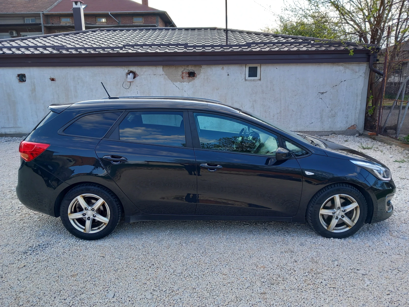 Kia Ceed 1.6 CRDI NAVI 6ск, снимка 5 - Автомобили и джипове - 54239604