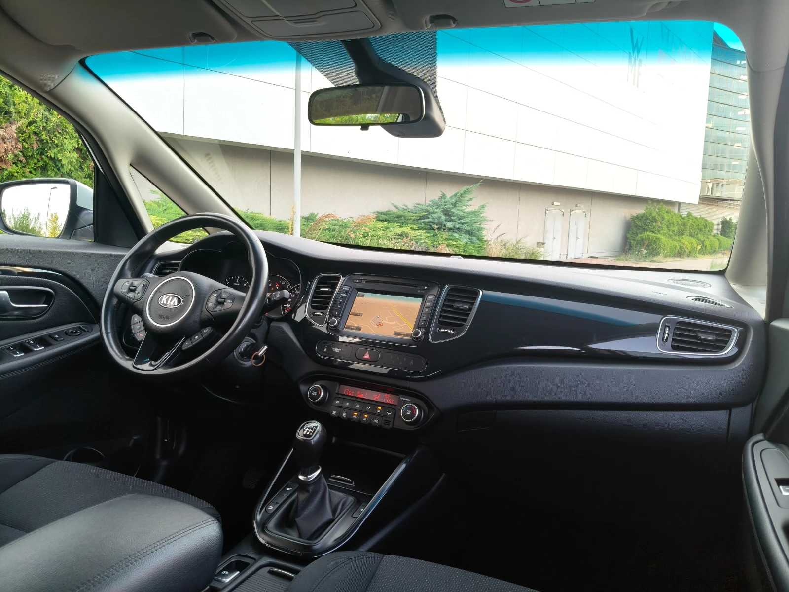 Kia Carens 1.7 CRDI* 141 P.S* ШВЕЙАРИЯ, снимка 15 - Автомобили и джипове - 55111584