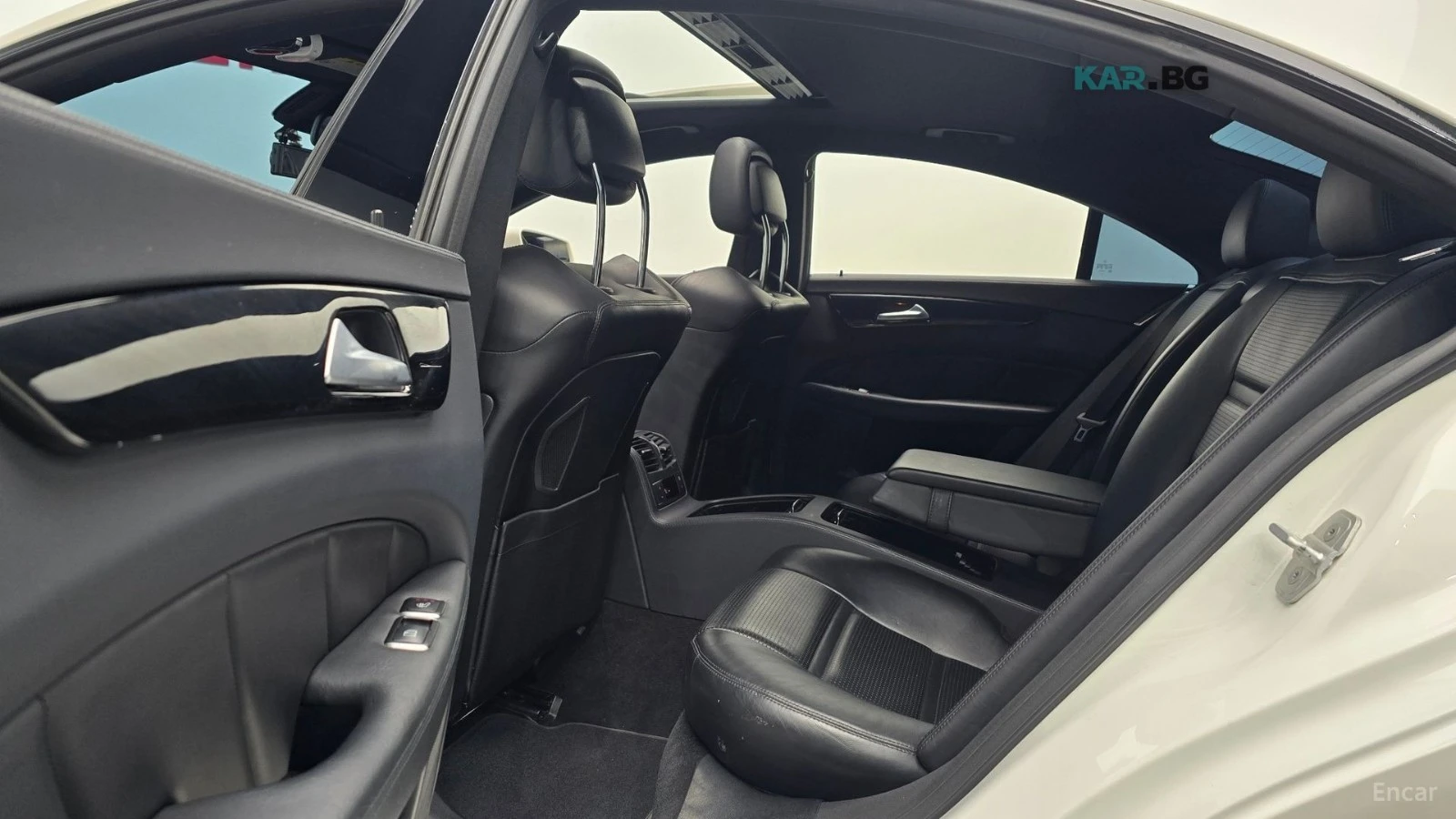 Mercedes-Benz CLS 63 AMG 4MATIC* ПОДГРЕВ* ОБДУХВАНЕ* КАМЕРА* SUNROOF* , снимка 10 - Автомобили и джипове - 55218706