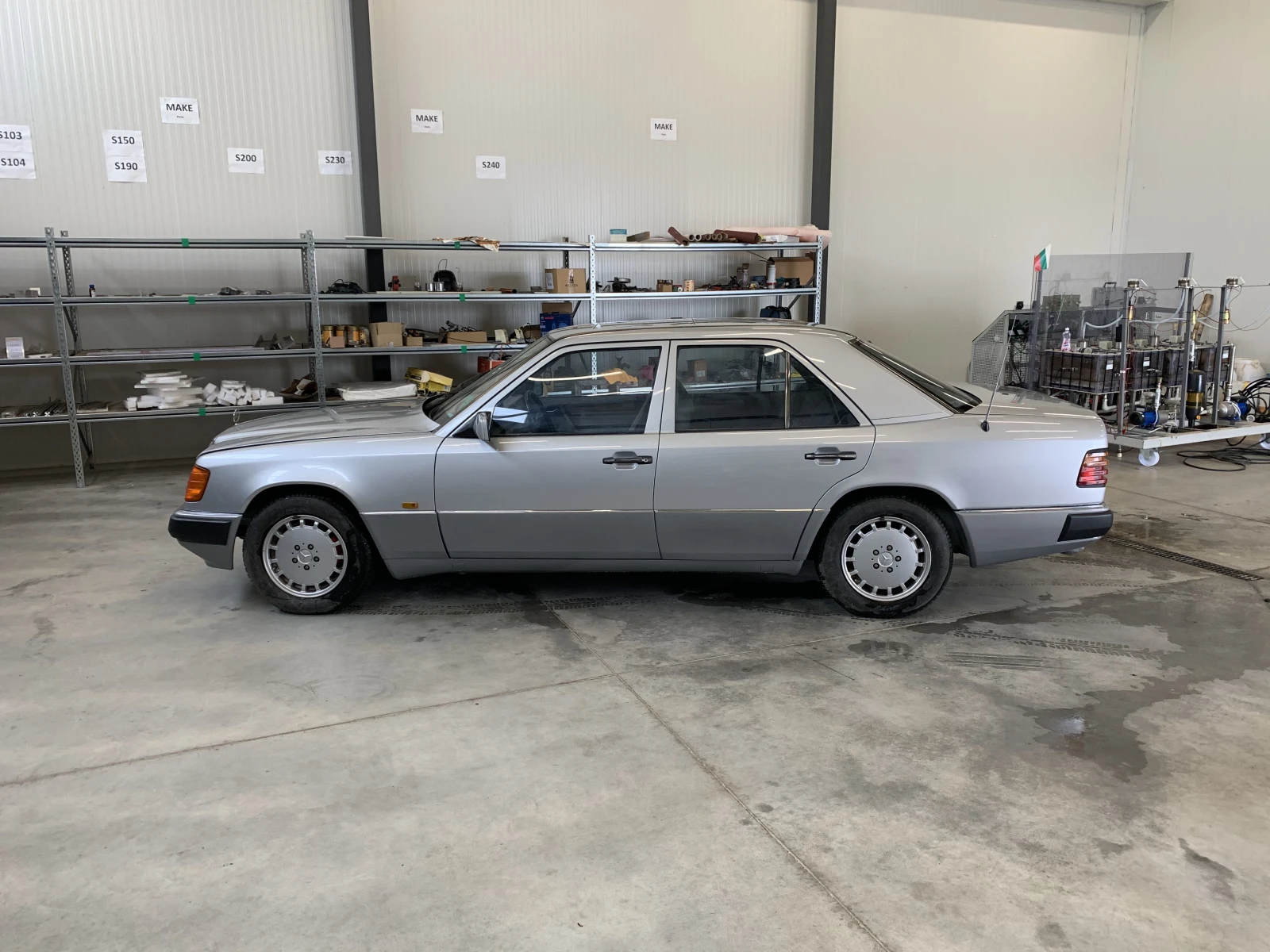 Mercedes-Benz 260 E, снимка 5 - Автомобили и джипове - 55260982