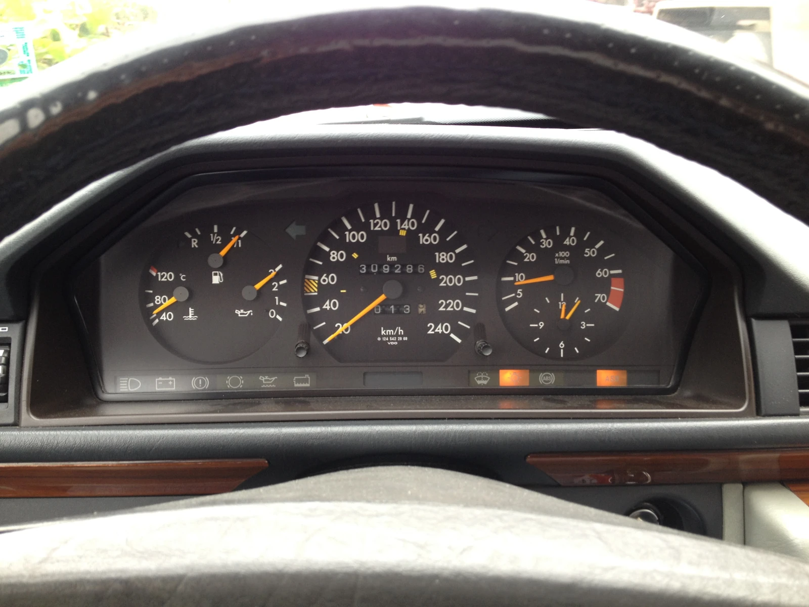 Mercedes-Benz 260 E, снимка 3 - Автомобили и джипове - 55260982