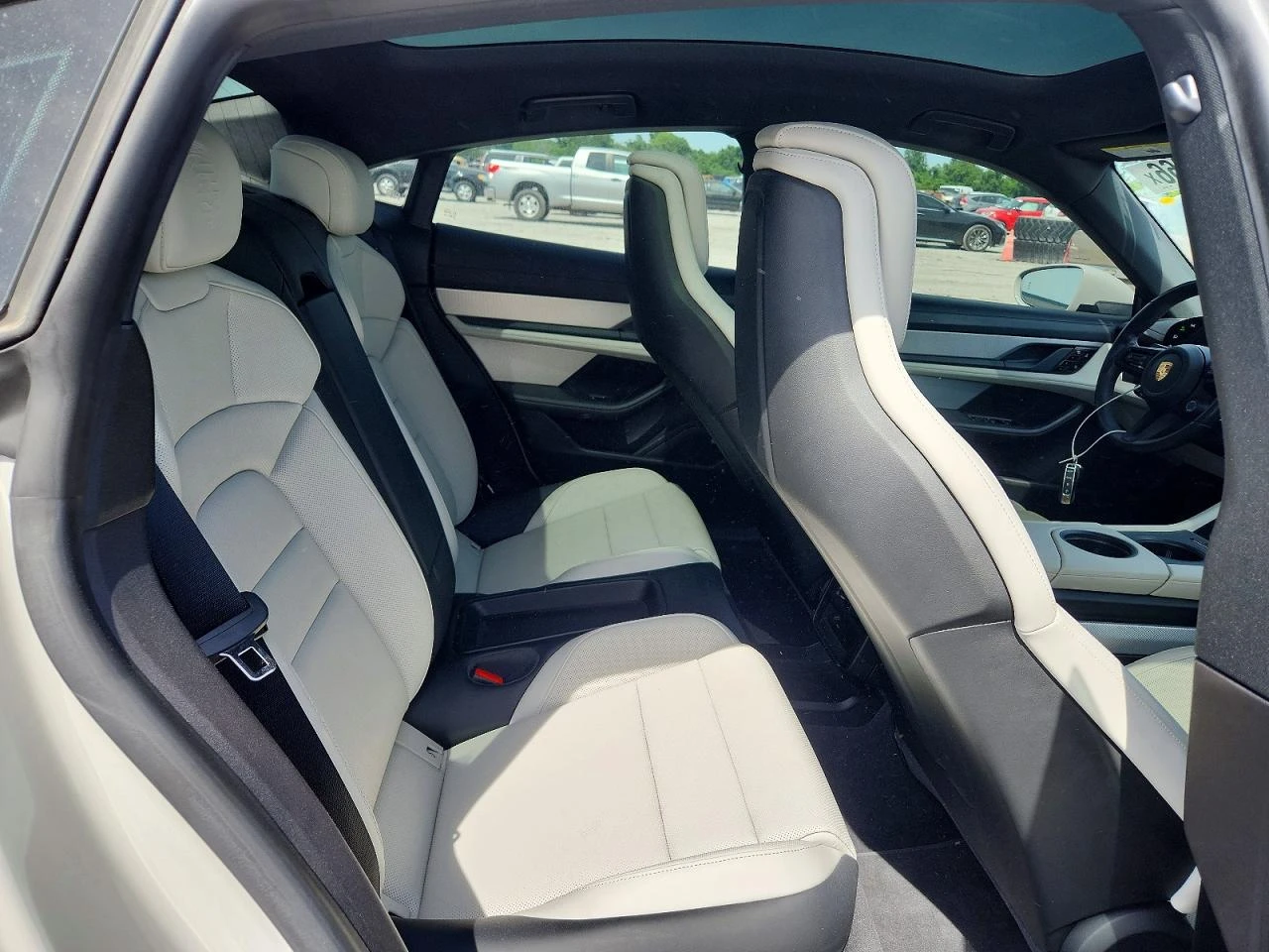 Porsche Taycan 4S, снимка 10 - Автомобили и джипове - 55393727