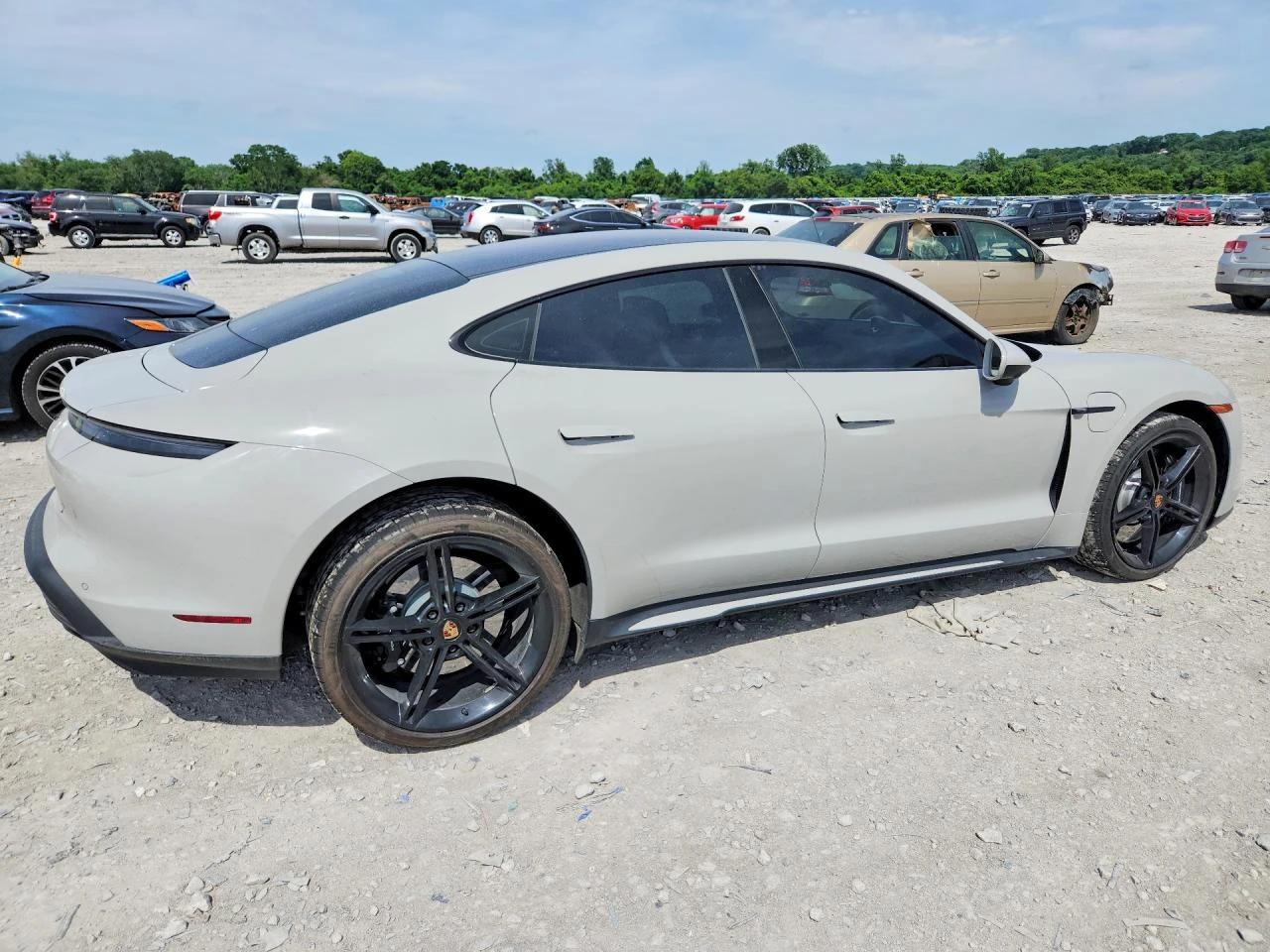 Porsche Taycan 4S, снимка 6 - Автомобили и джипове - 55393727