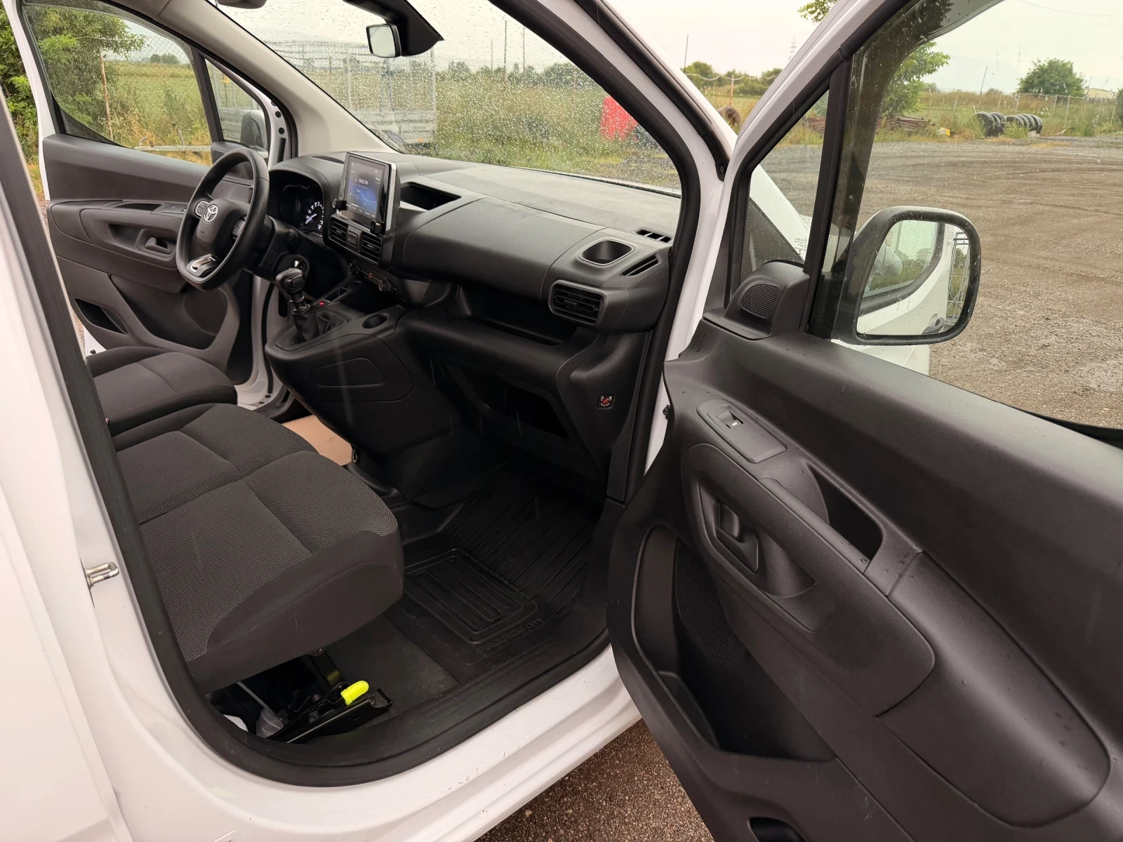 Toyota Proace City ����� ���� | Mobile.bg � ����������� 7