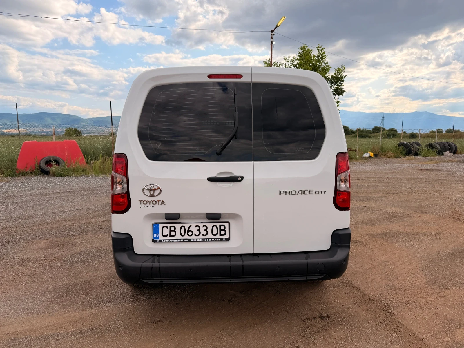 Toyota Proace City Дълга база, снимка 3 - Автомобили и джипове - 55403583