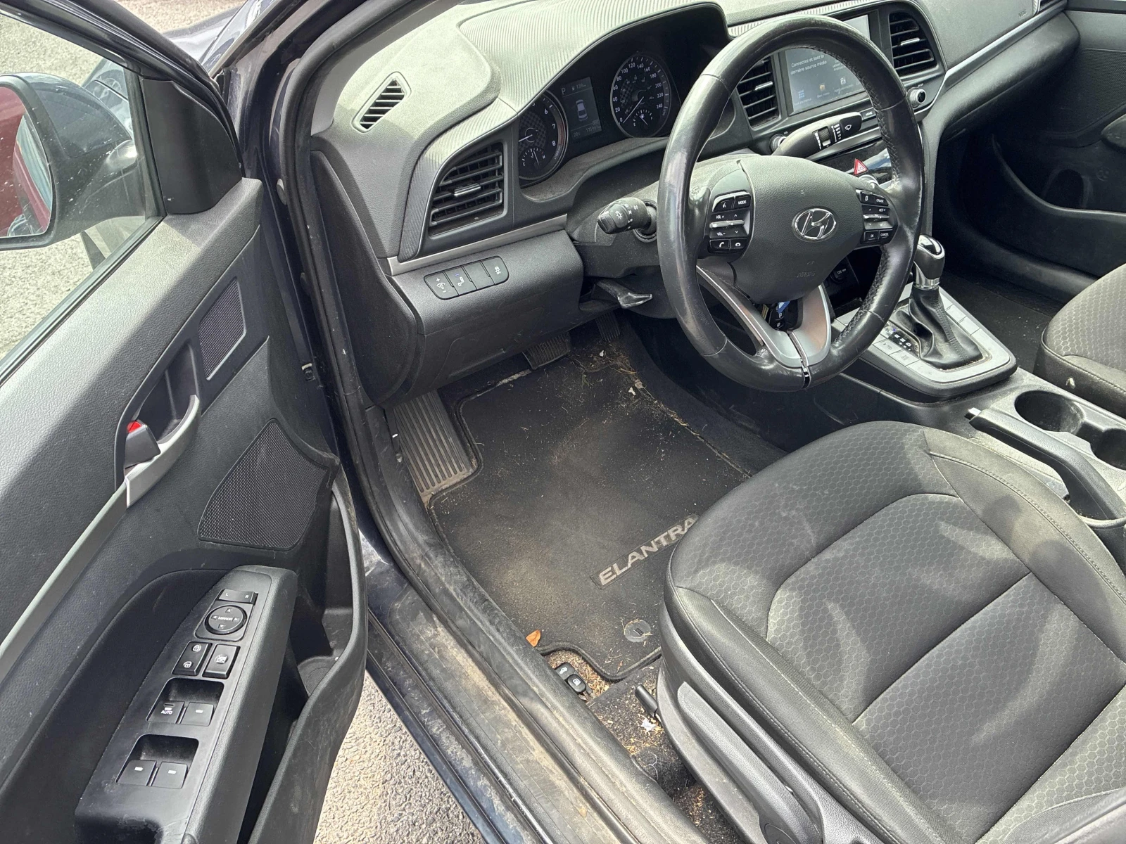 Hyundai Elantra, снимка 5 - Автомобили и джипове - 55703747