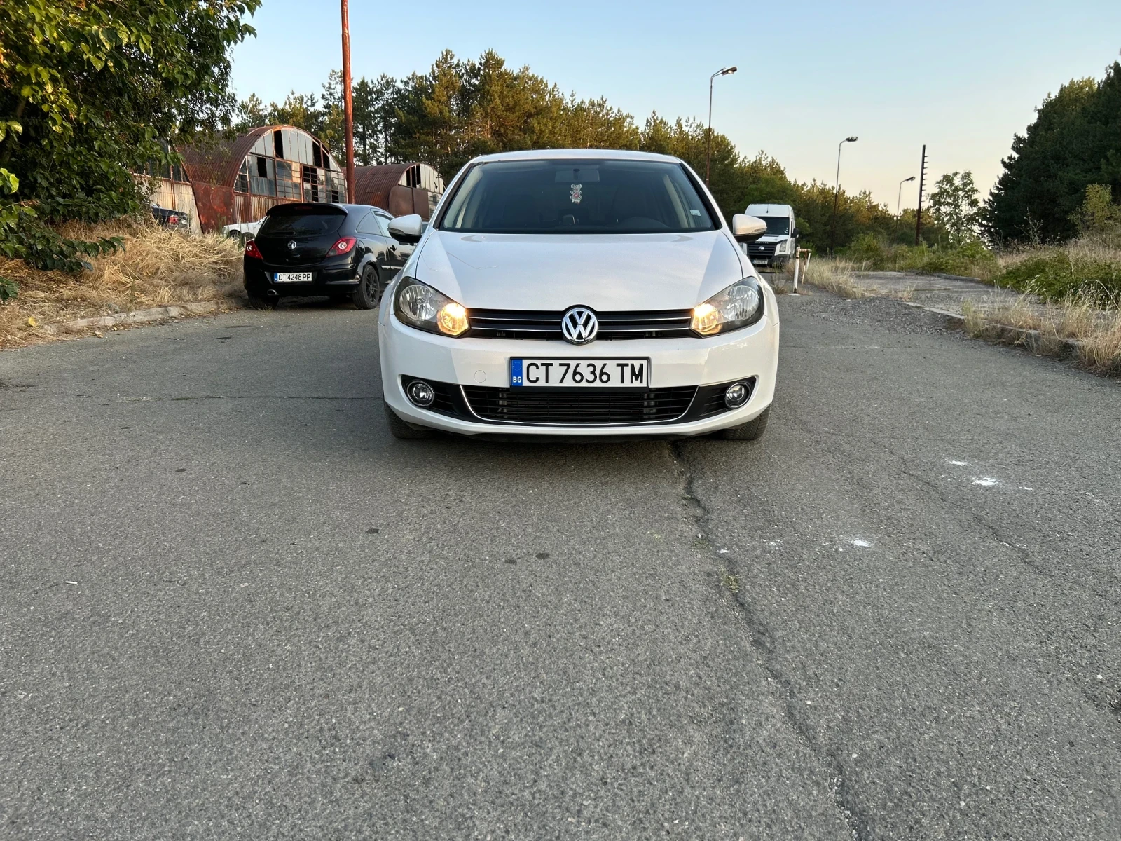 VW Golf 1.6 TDI, снимка 3 - Автомобили и джипове - 55905438