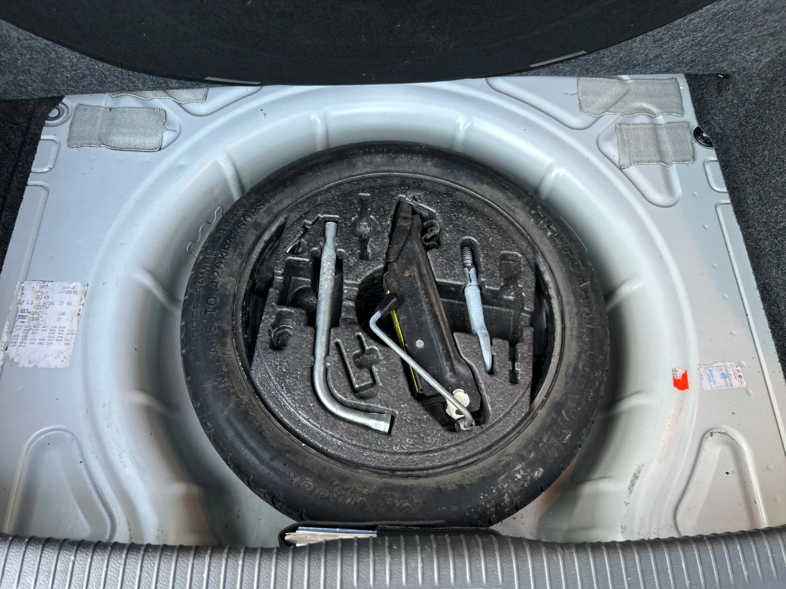 VW Golf 1.6 TDI, снимка 12 - Автомобили и джипове - 55905438