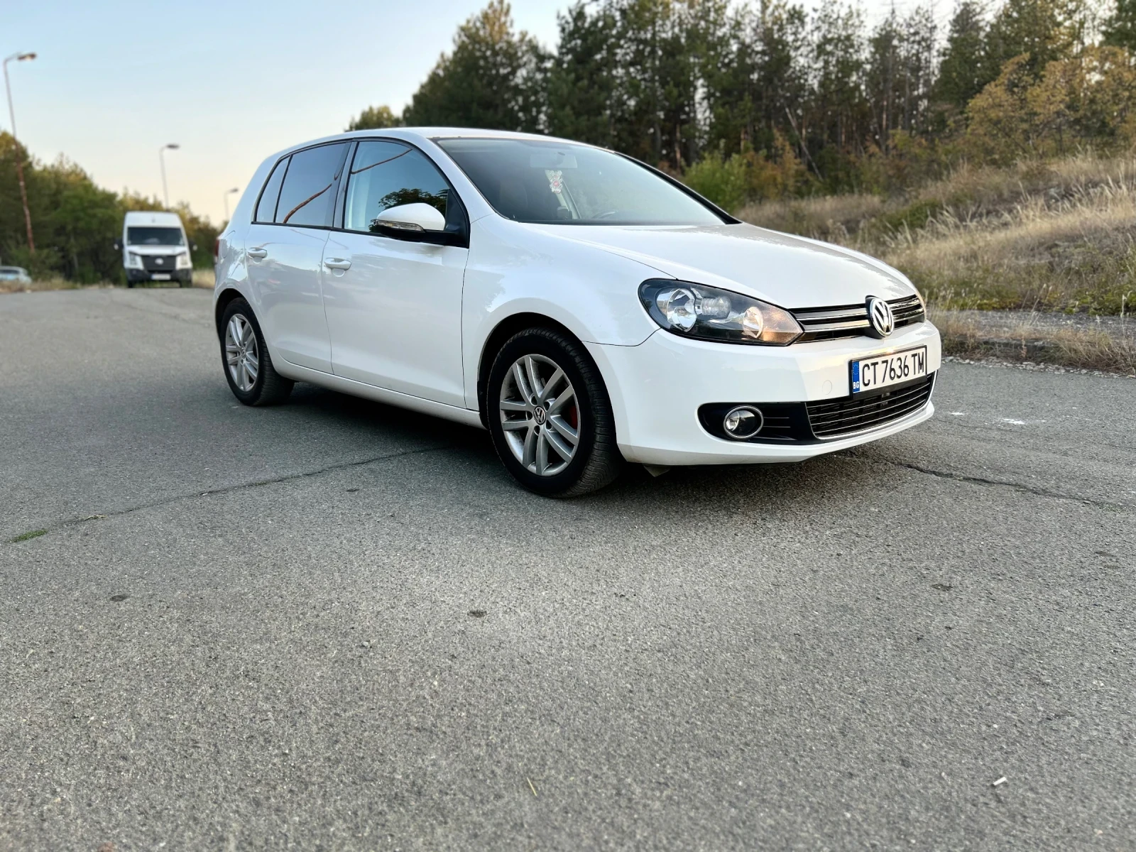 VW Golf 1.6 TDI, снимка 4 - Автомобили и джипове - 55905438