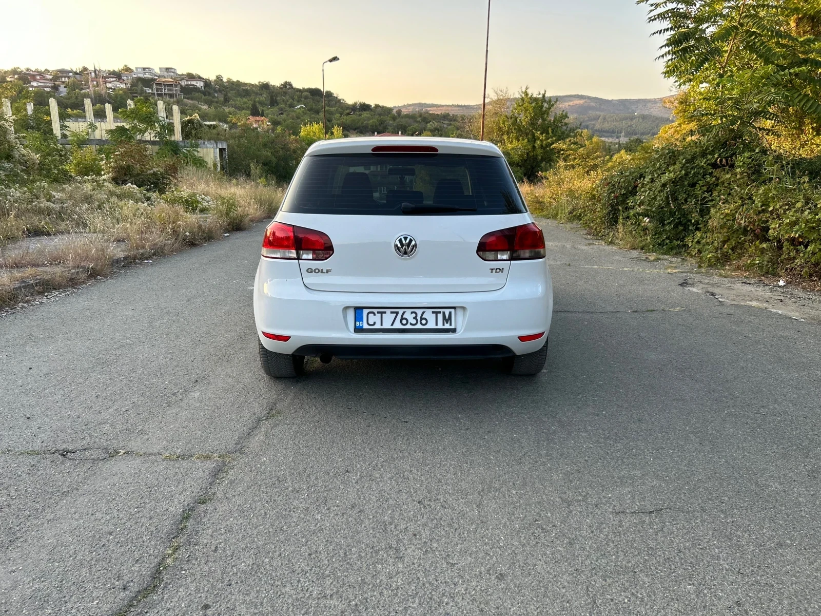 VW Golf 1.6 TDI, снимка 7 - Автомобили и джипове - 55905438