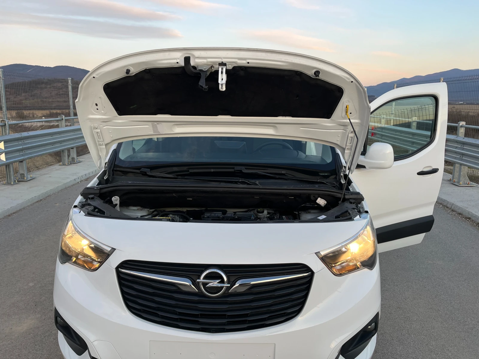 Opel Combo 1.5Maxi, снимка 13 - Автомобили и джипове - 55978927