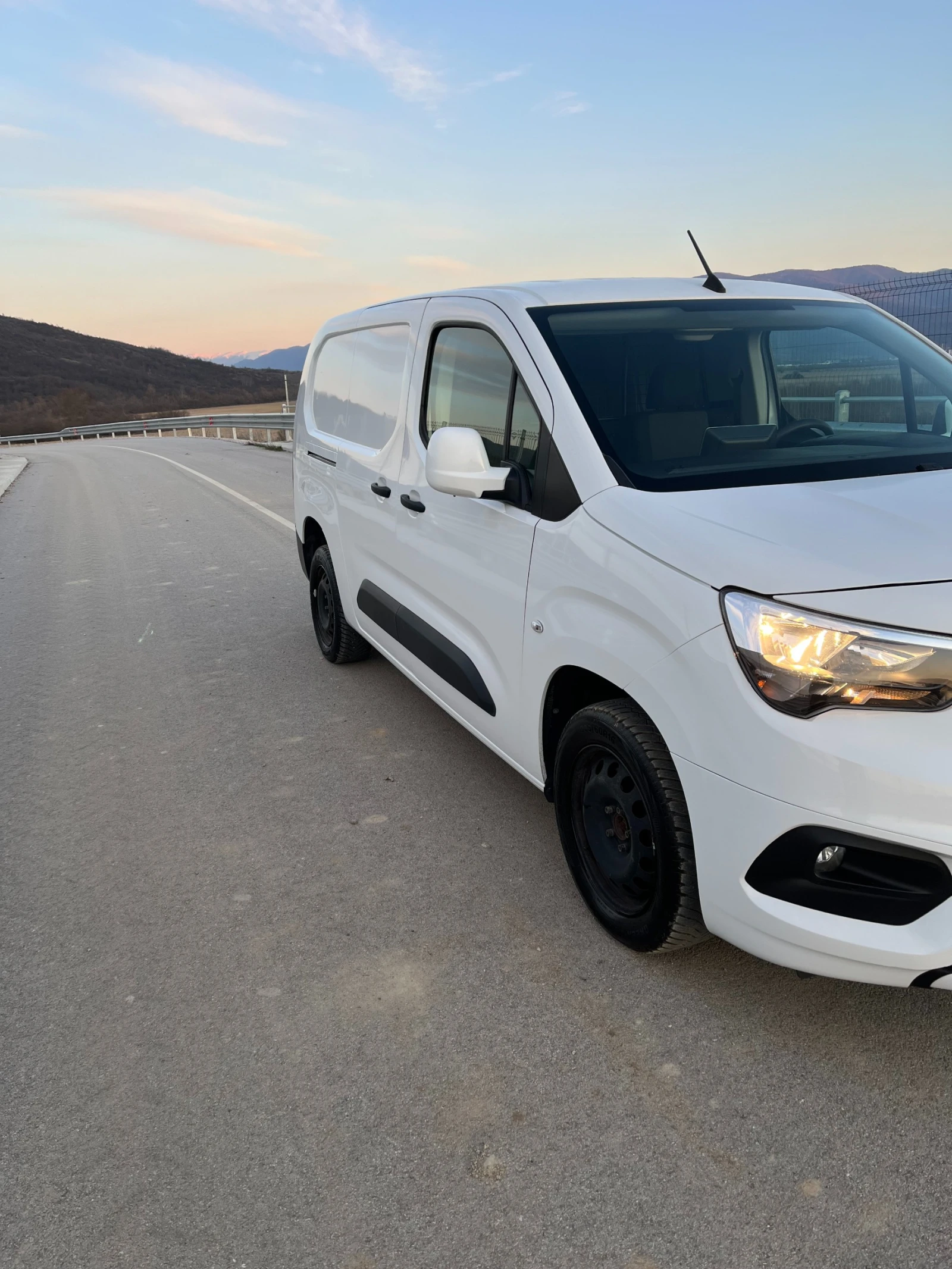 Opel Combo 1.5Maxi, снимка 3 - Автомобили и джипове - 55978927