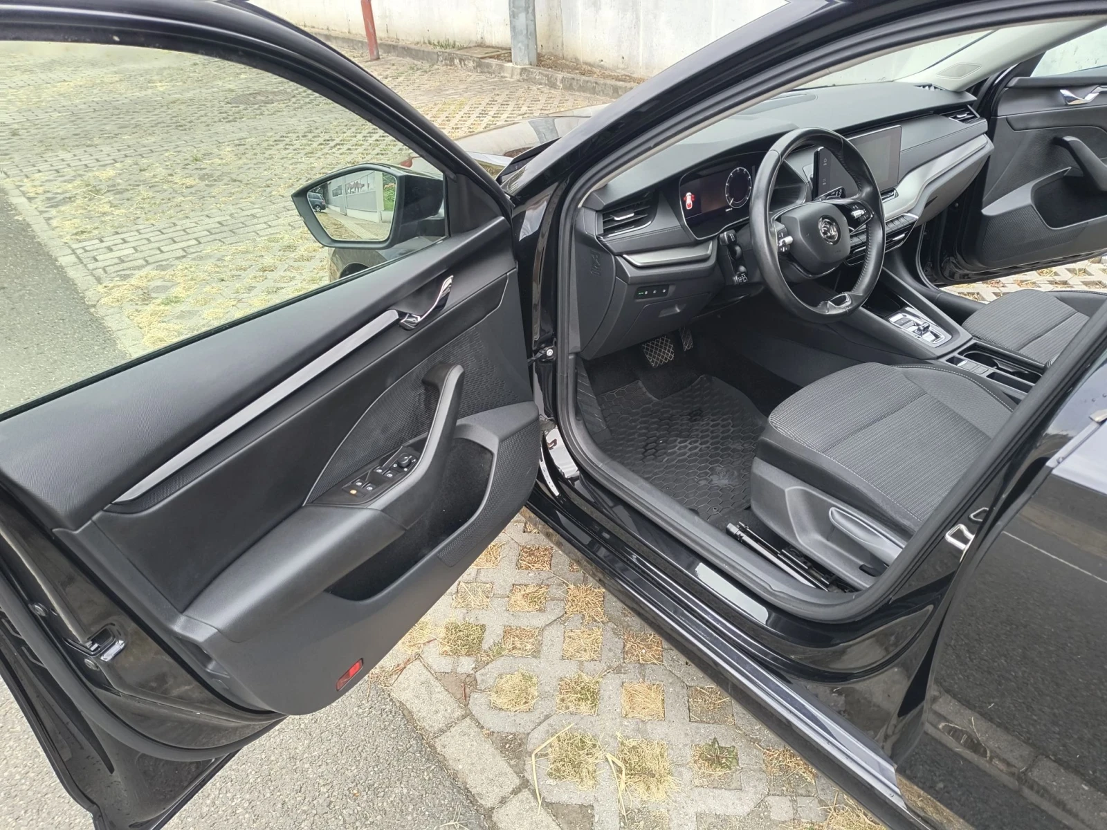 Skoda Octavia 2.0 TDI  DIGITAL COCKPIT, снимка 9 - Автомобили и джипове - 56184864