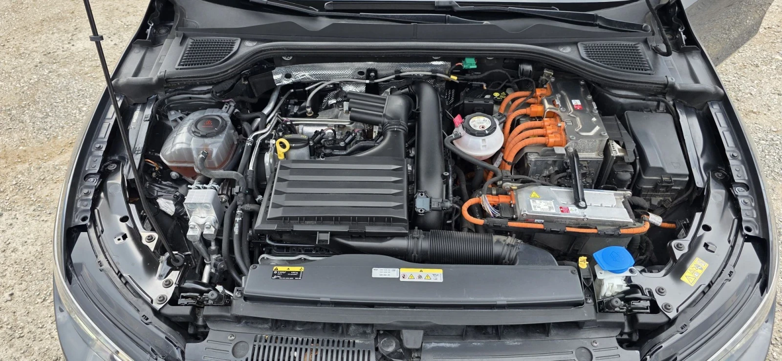 VW Golf E-Plug-in Hybrid-1.4Tsi-Style, снимка 13 - Автомобили и джипове - 56243329