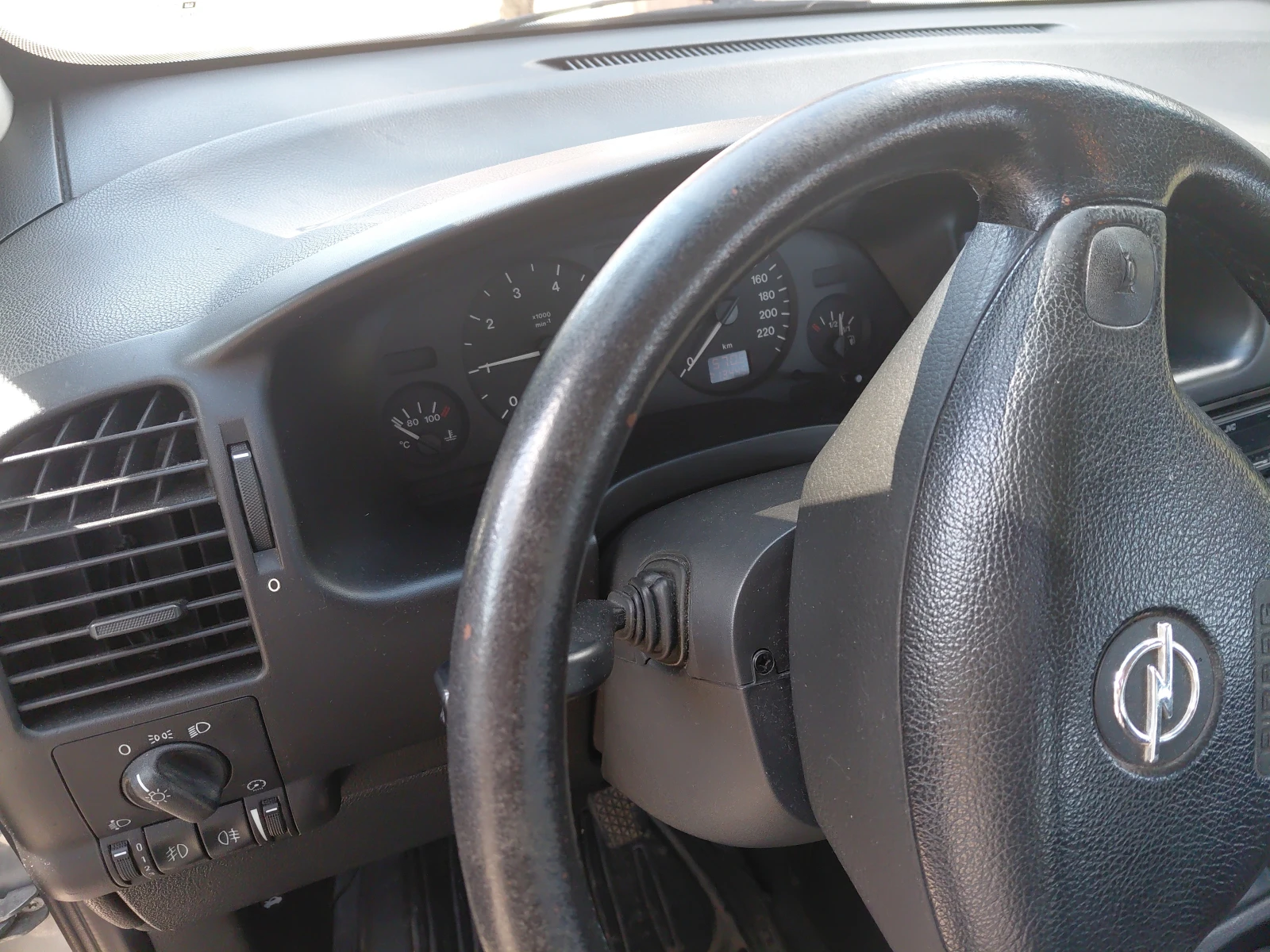 Opel Zafira, снимка 8 - Автомобили и джипове - 56295801