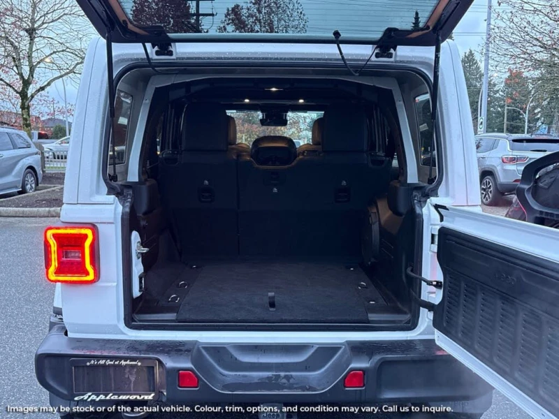 Jeep Wrangler Sahara * CARFAX * АвтоКредит * (ЦЕНА ДО БГ), снимка 14 - Автомобили и джипове - 53205639