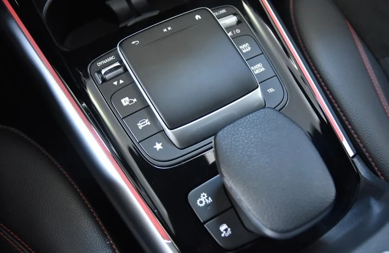 Mercedes-Benz GLA 45 AMG  S 4Matic+ , снимка 7 - Автомобили и джипове - 53721852