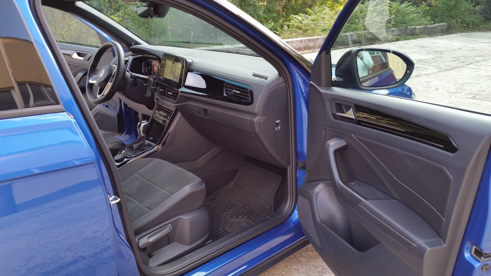 VW T-Roc 2.0 TSI 4MOTION DSG - изображение 9