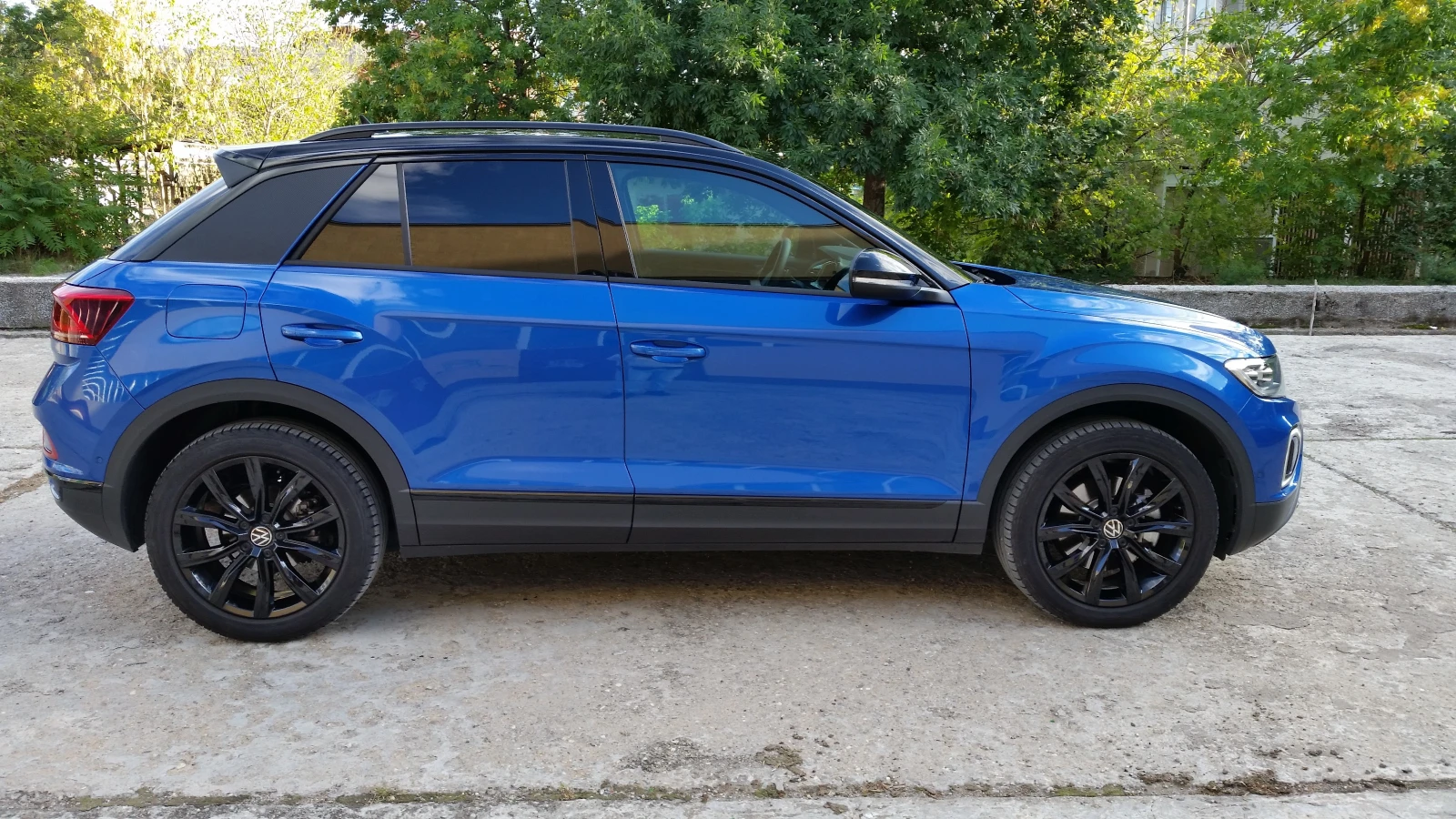 VW T-Roc 2.0 TSI 4MOTION DSG - изображение 6