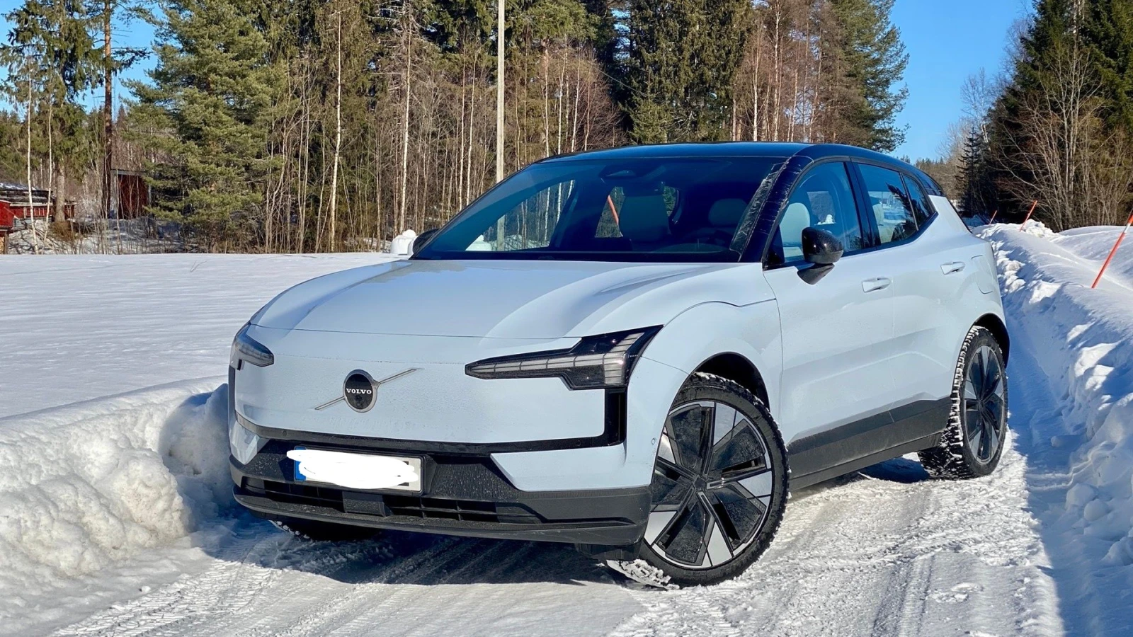 Volvo EX30 TwinMotor ULTRA / Лизинг без първоначална вноска