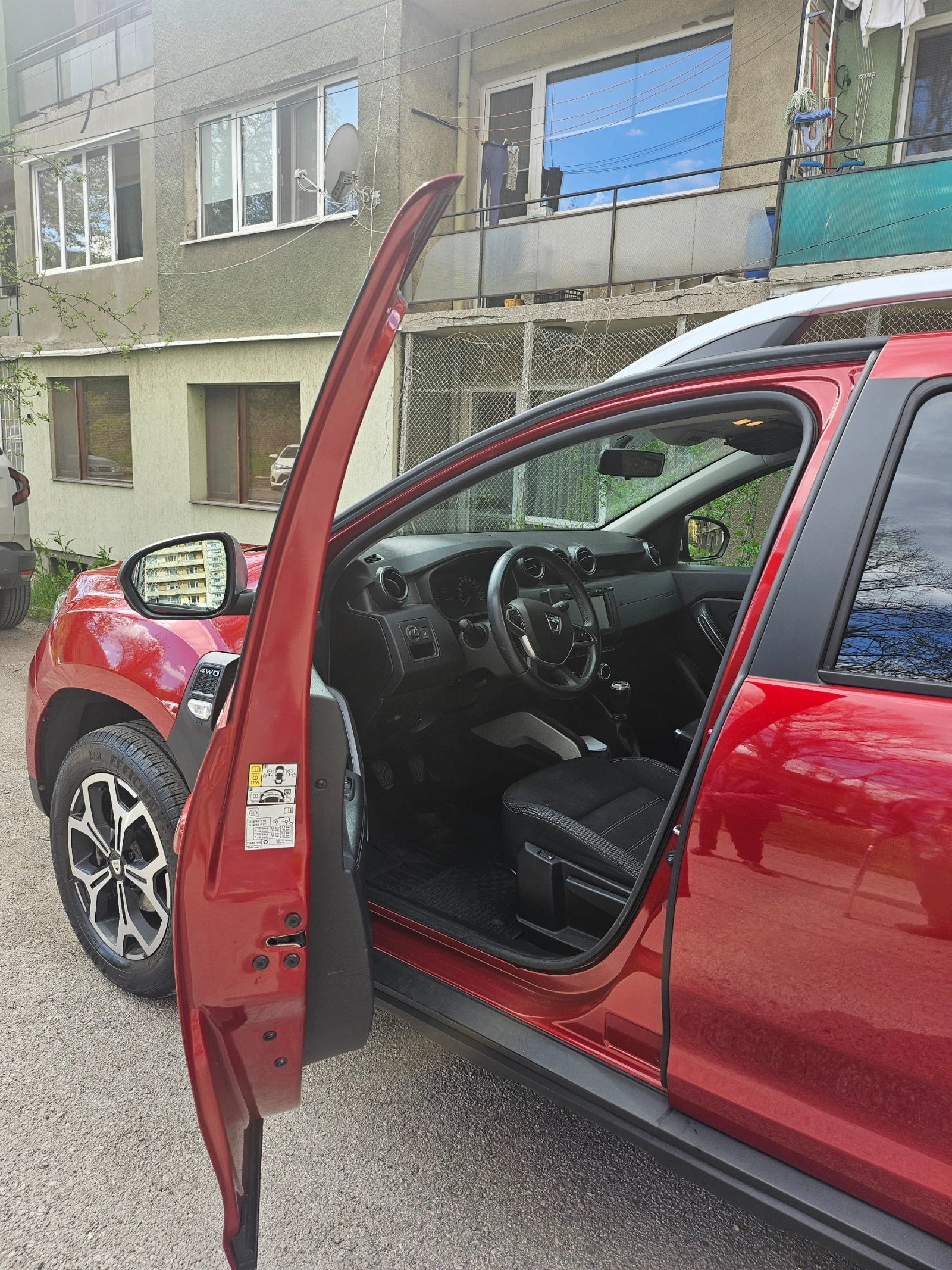 Dacia Duster, снимка 4 - Автомобили и джипове - 54594347