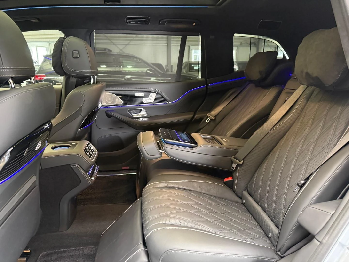 Mercedes-Benz GLS 600 MAYBACH 4-MATIC MANUFAKTUR PANORAMA , снимка 15 - Автомобили и джипове - 54904356
