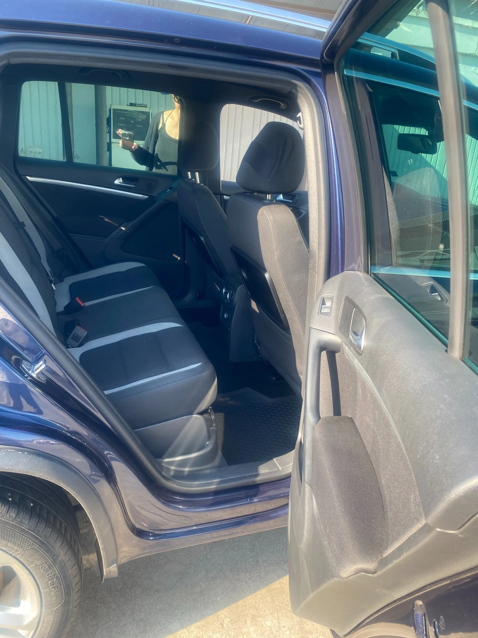 VW Tiguan Sport&Style 4Motion DSG 7-ст., снимка 8 - Автомобили и джипове - 54957723