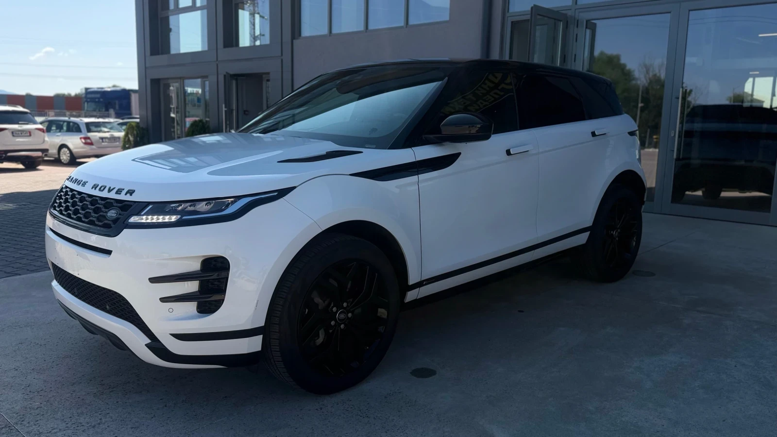 Land Rover Range Rover Evoque 2.0 R-Dynamic, снимка 2 - Автомобили и джипове - 55389421