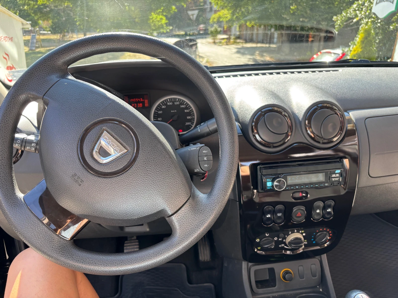 Dacia Duster, снимка 10 - Автомобили и джипове - 55969872