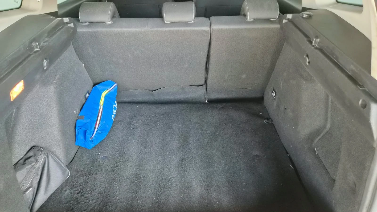 Dacia Duster 1.6i GPL 114hp* 11.2019г* КАМЕРИ 360* NAVI* LED* e, снимка 13 - Автомобили и джипове - 56461147