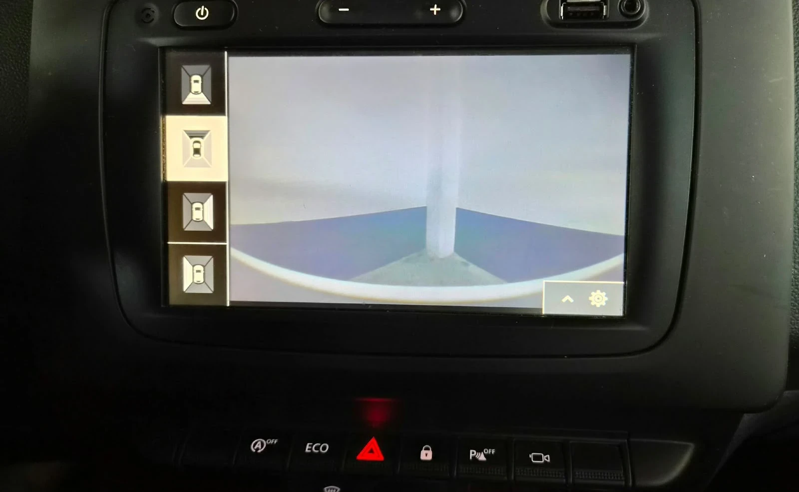 Dacia Duster 1.6i GPL 114hp* 11.2019г* КАМЕРИ 360* NAVI* LED* e, снимка 10 - Автомобили и джипове - 56461147