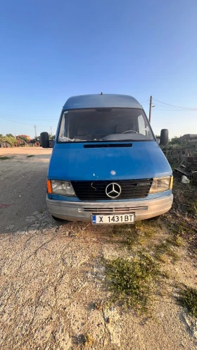     Mercedes-Benz 208