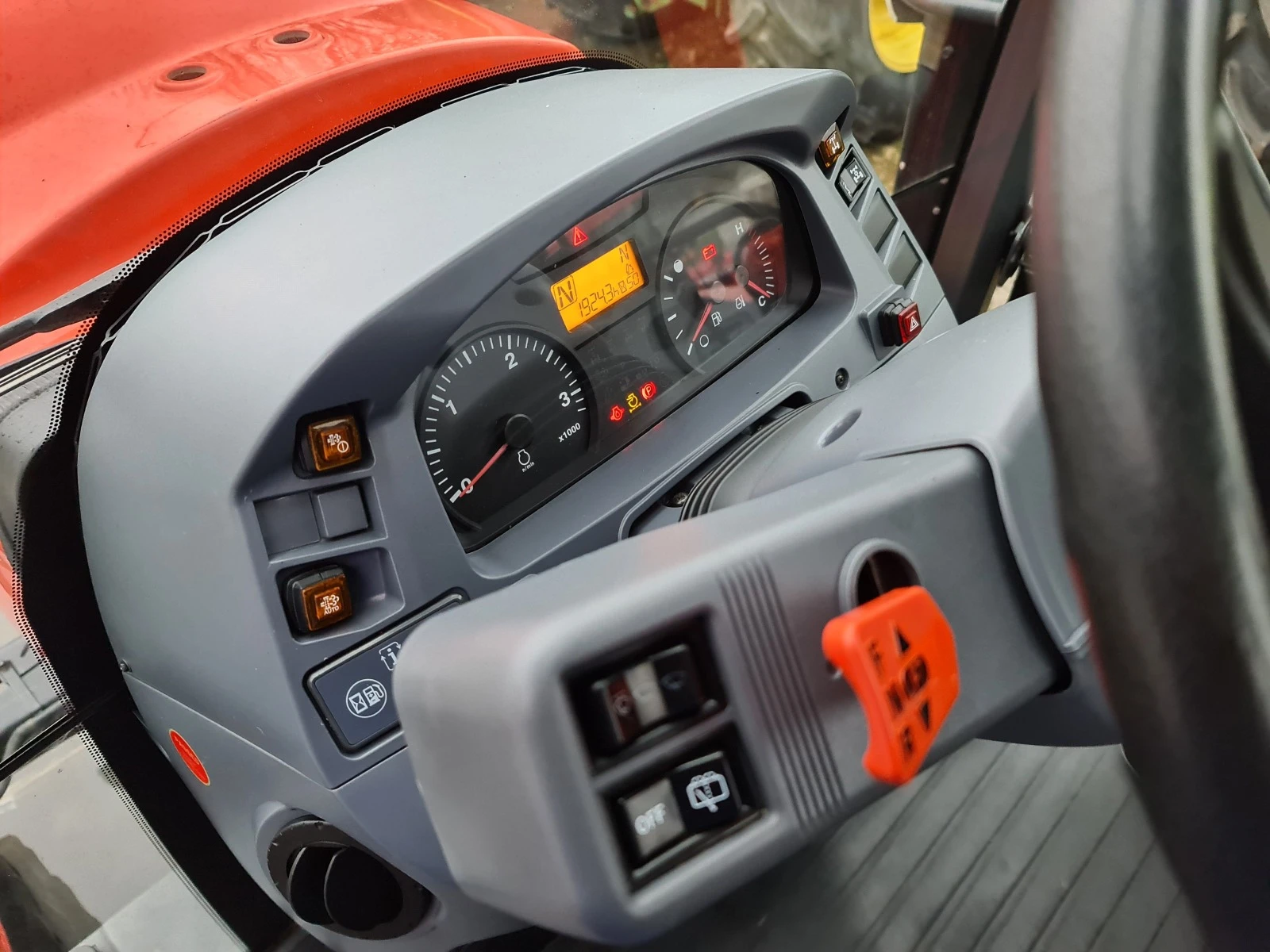 Трактор Kubota M110GH - изображение 10