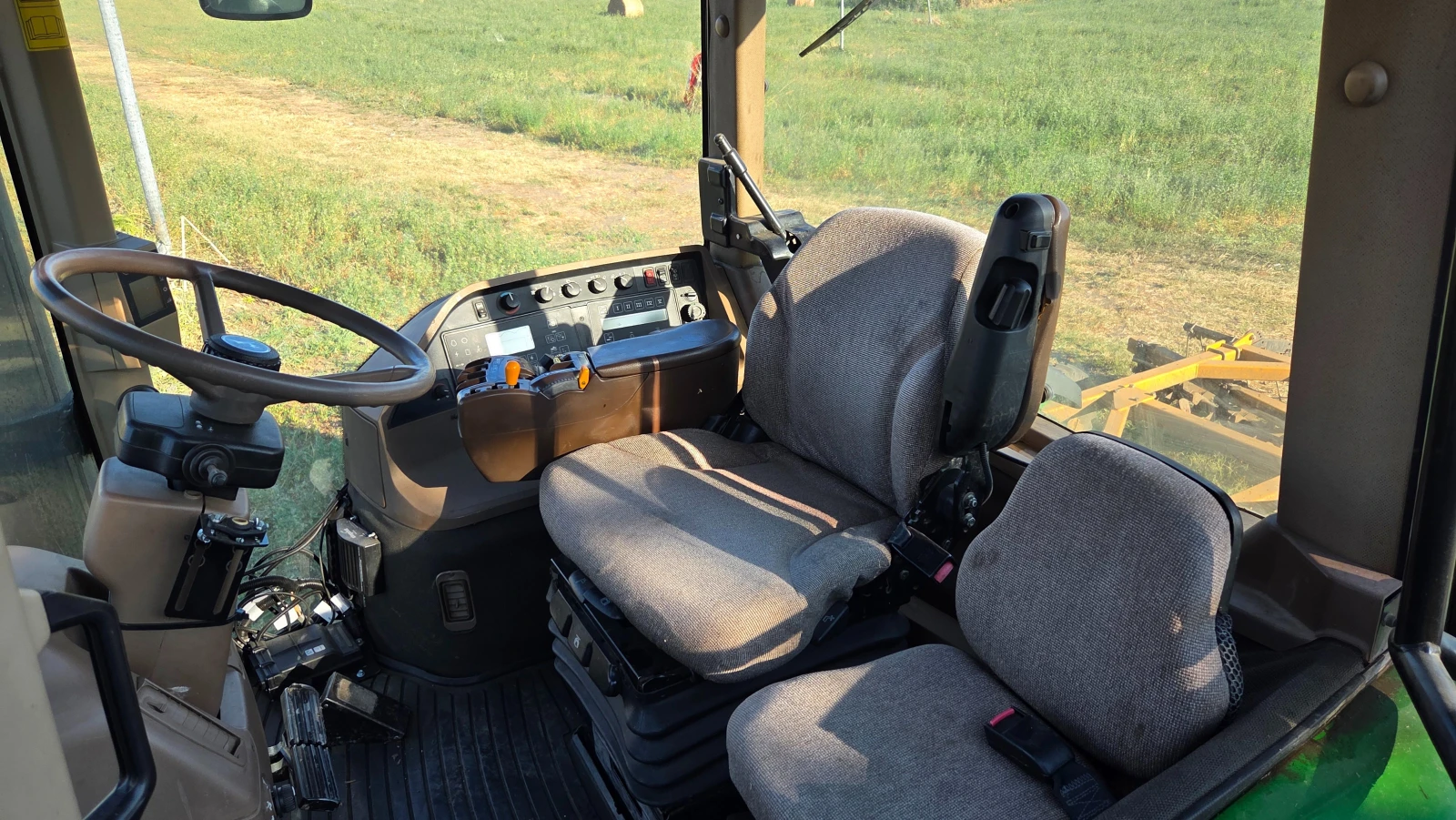 Трактор John Deere 8420, снимка 6 - Селскостопанска техника - 55742884