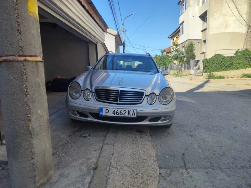 Mercedes-Benz E 220, снимка 3 - Автомобили и джипове - 46942836